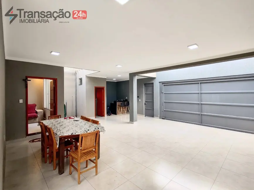 Foto 2 de Casa com 3 quartos à venda, 200m2 em Residencial Jardim Vera Cruz, Franca - SP