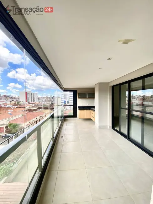 Foto 7 de Apartamento com 3 quartos à venda, 144m2 em São José, Franca - SP