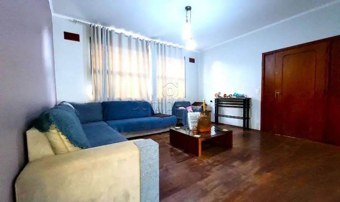 Foto 2 de Sobrado com 4 quartos para alugar, 280m2 em Sao Jose Do Rio Preto - SP