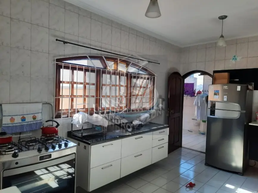 Sobrado com 2 quartos à venda, 225m2 em Jardim Nice, São Paulo - SP - imagem 9 Foto 9 de Sobrado com 2 quartos à venda, 225m2 em Jardim Nice, São Paulo - SP