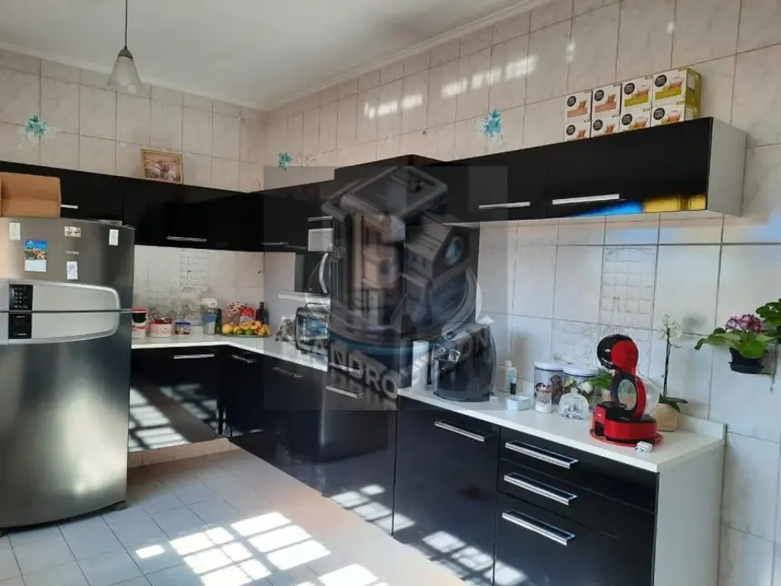 Sobrado com 2 quartos à venda, 225m2 em Jardim Nice, São Paulo - SP - imagem 8 Foto 8 de Sobrado com 2 quartos à venda, 225m2 em Jardim Nice, São Paulo - SP