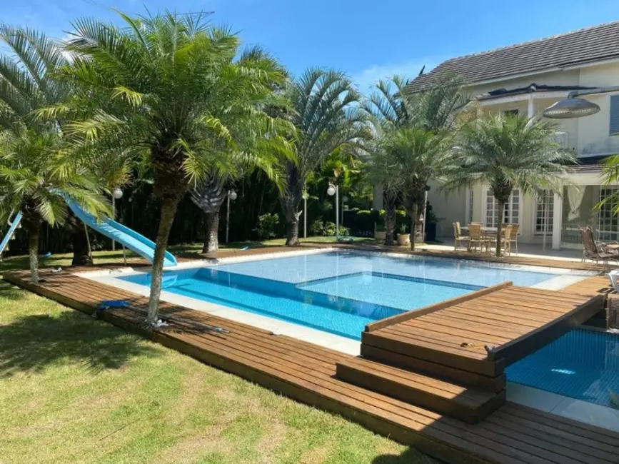 Casa com 4 quartos para alugar, 500m2 em Parque Residencial Itapeti, Mogi Das Cruzes - SP - imagem 4 Foto 4 de Casa com 4 quartos para alugar, 500m2 em Parque Residencial Itapeti, Mogi Das Cruzes - SP