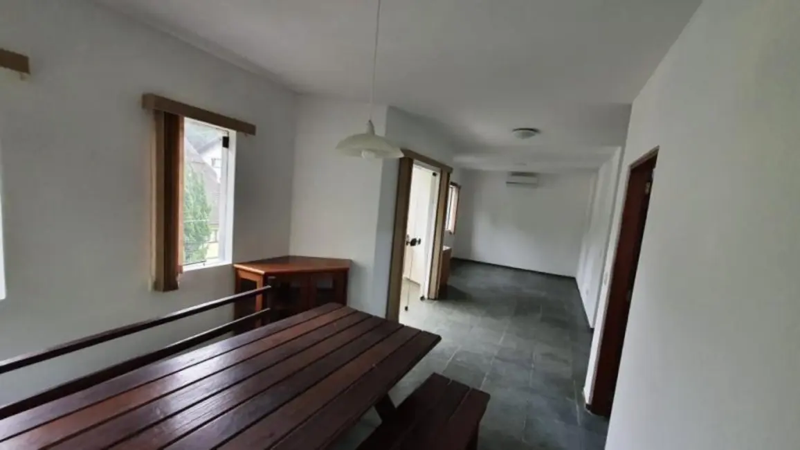 Foto 3 de Casa de Condomínio com 3 quartos para alugar, 187m2 em Arujá Country Club, Aruja - SP