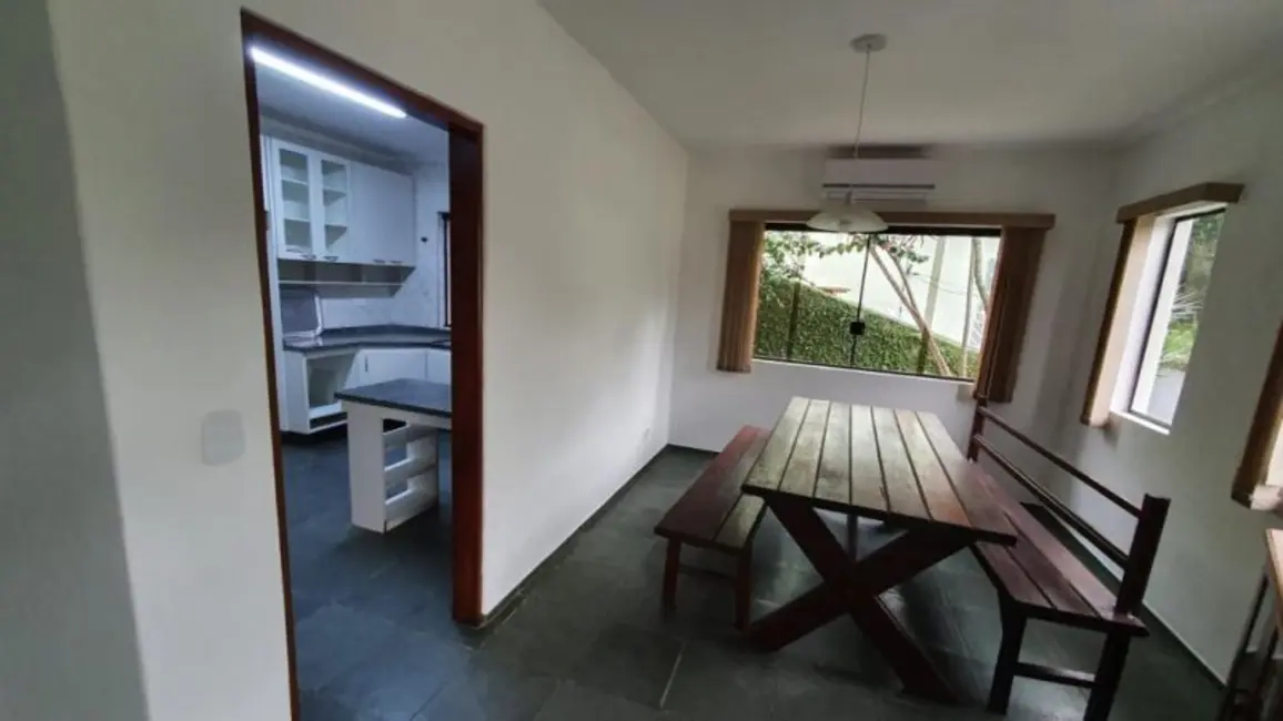 Foto 5 de Casa de Condomínio com 3 quartos para alugar, 187m2 em Arujá Country Club, Aruja - SP