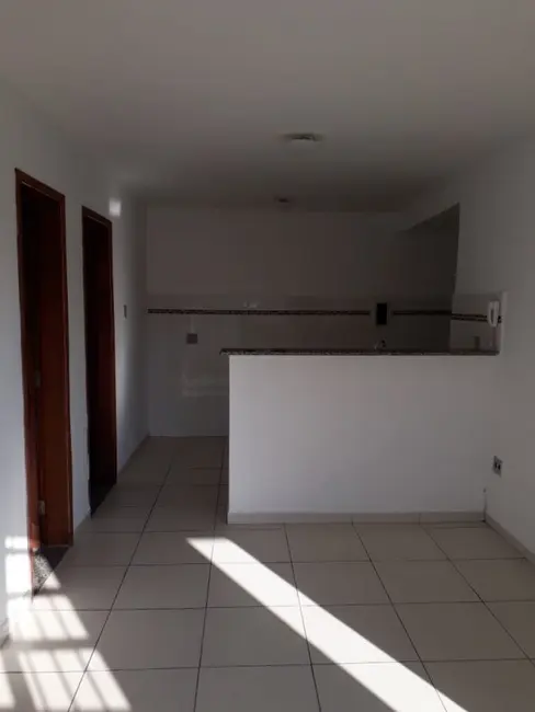 Apartamento com 2 quartos para alugar, 50m2 em Jardim Renata, Aruja - SP - imagem 5 Foto 5 de Apartamento com 2 quartos para alugar, 50m2 em Jardim Renata, Aruja - SP