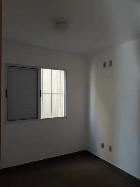 Apartamento com 2 quartos para alugar, 50m2 em Jardim Renata, Aruja - SP - imagem 6 Foto 6 de Apartamento com 2 quartos para alugar, 50m2 em Jardim Renata, Aruja - SP