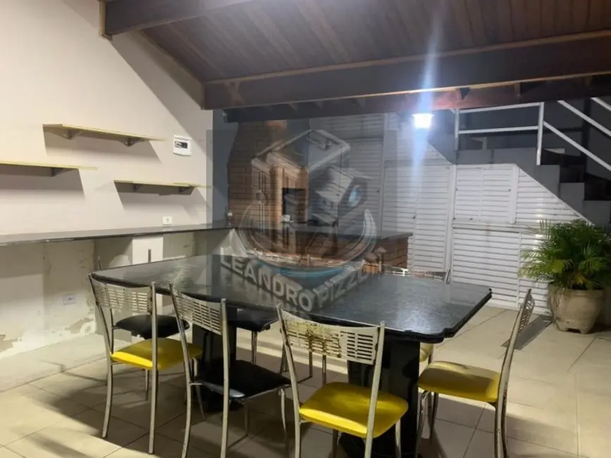 Foto 1 de Casa com 4 quartos à venda, 273m2 em Arujá Country Club, Itaquaquecetuba - SP