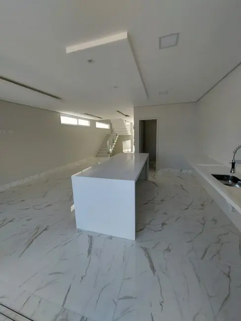 Foto 3 de Casa com 4 quartos à venda, 310m2 em Jardim Fazenda Rincão, Aruja - SP