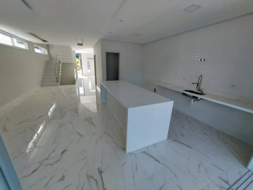 Foto 1 de Casa com 4 quartos à venda, 310m2 em Jardim Fazenda Rincão, Aruja - SP