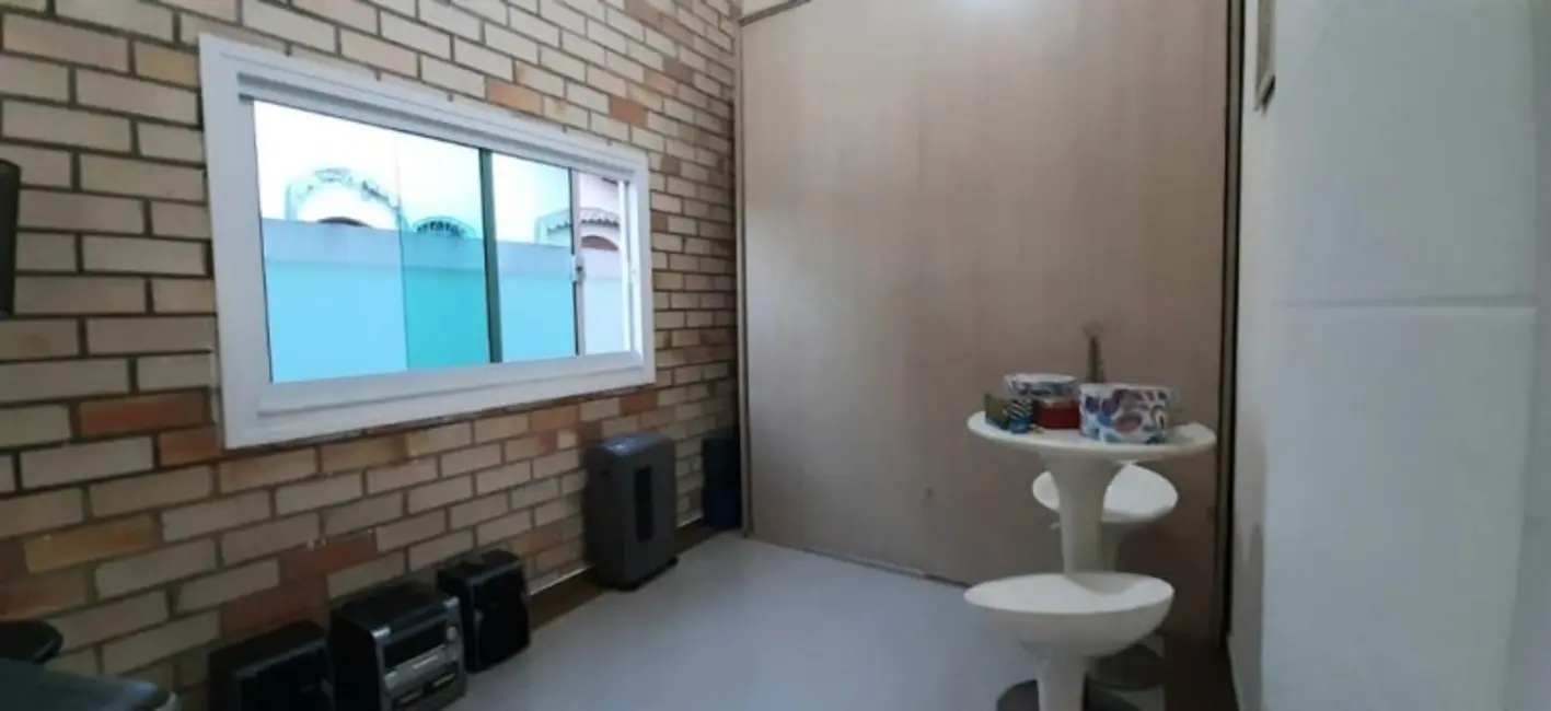 Foto 7 de Casa com 3 quartos à venda, 230m2 em Arujá Country Club, Itaquaquecetuba - SP