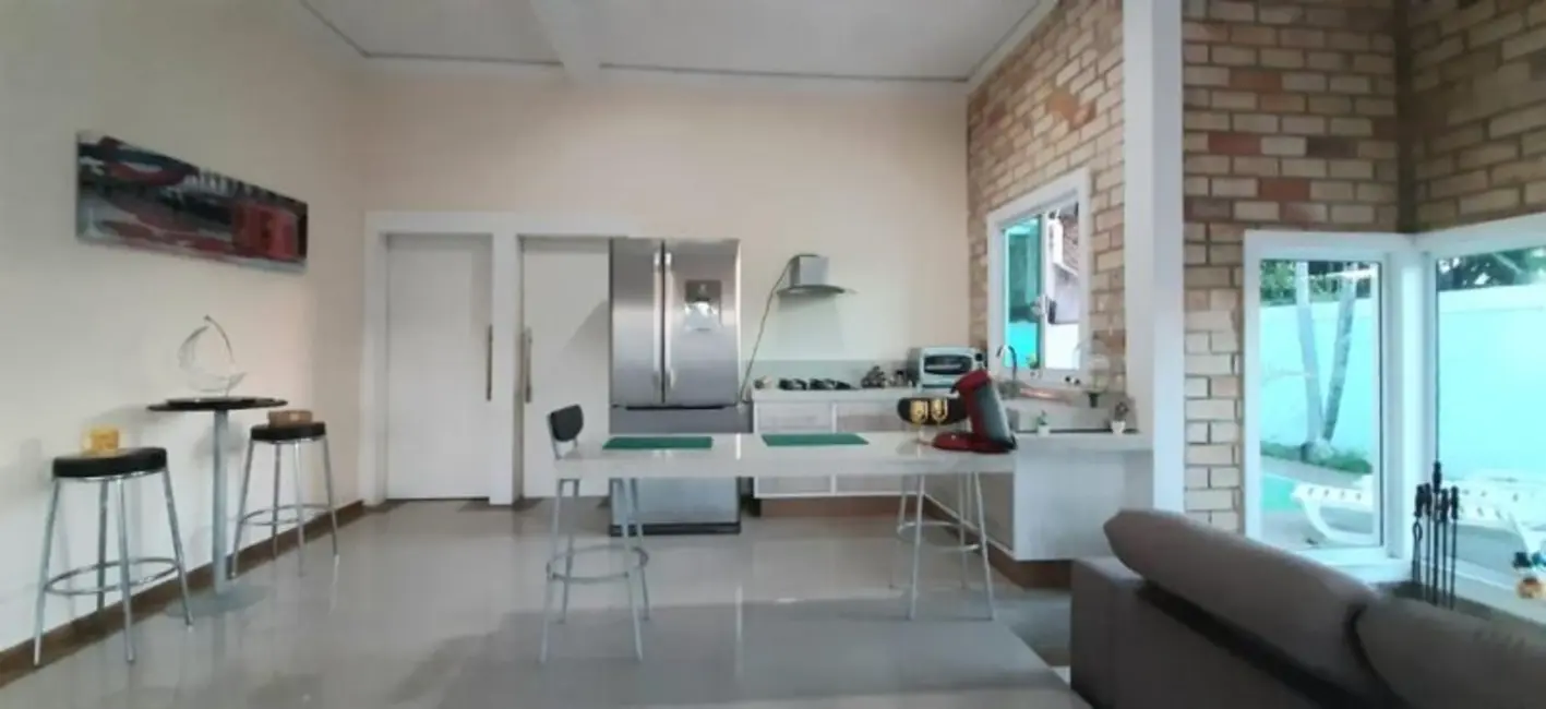 Foto 4 de Casa com 3 quartos à venda, 230m2 em Arujá Country Club, Itaquaquecetuba - SP