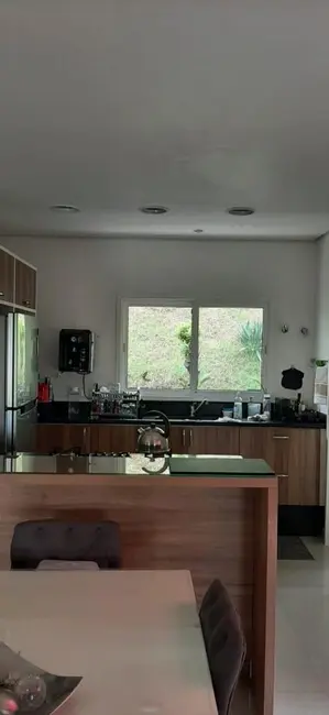 Foto 9 de Casa de Condomínio com 3 quartos à venda, 210m2 em Aruja - SP