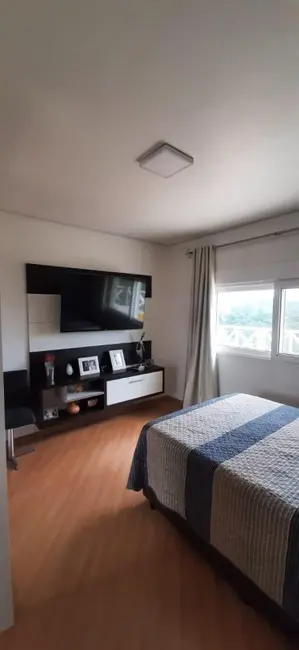 Foto 2 de Casa de Condomínio com 3 quartos à venda, 210m2 em Aruja - SP