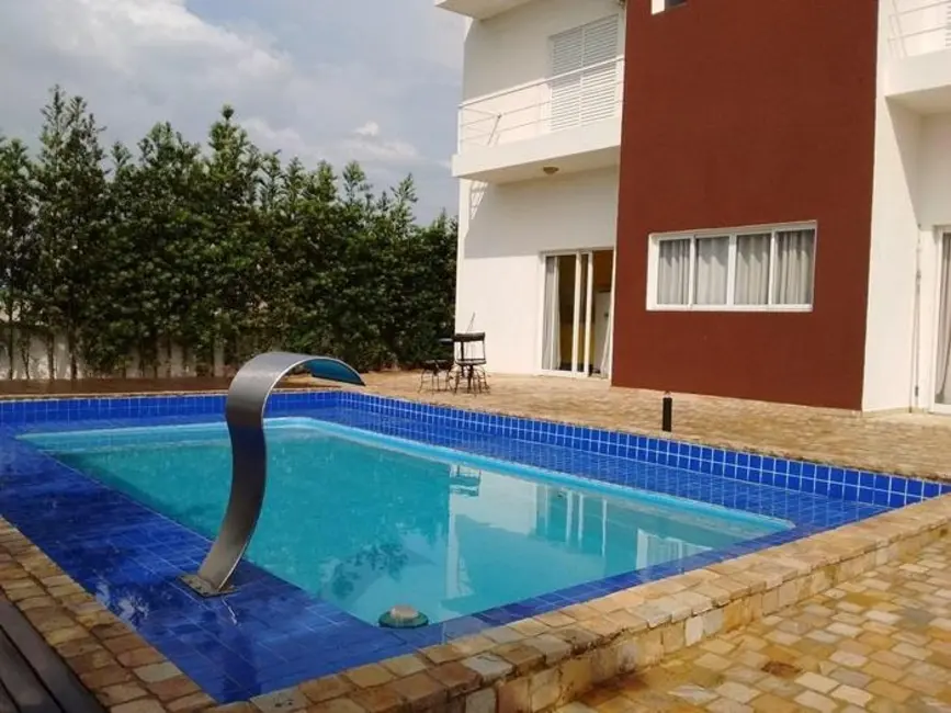 Foto 1 de Casa de Condomínio com 3 quartos para alugar, 320m2 em Aruja - SP