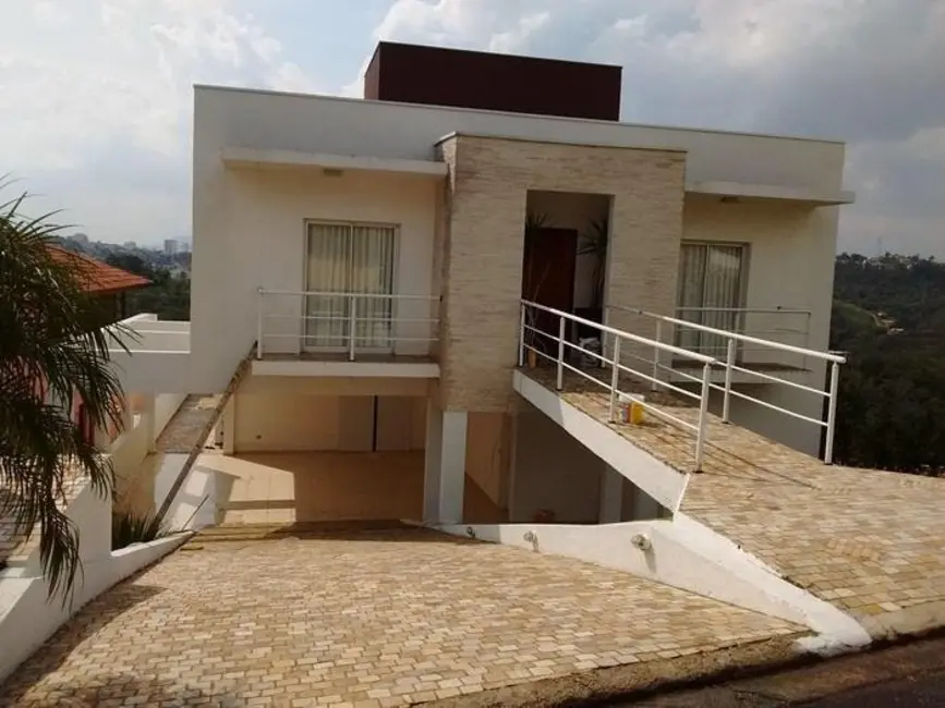 Foto 2 de Casa de Condomínio com 3 quartos para alugar, 320m2 em Aruja - SP