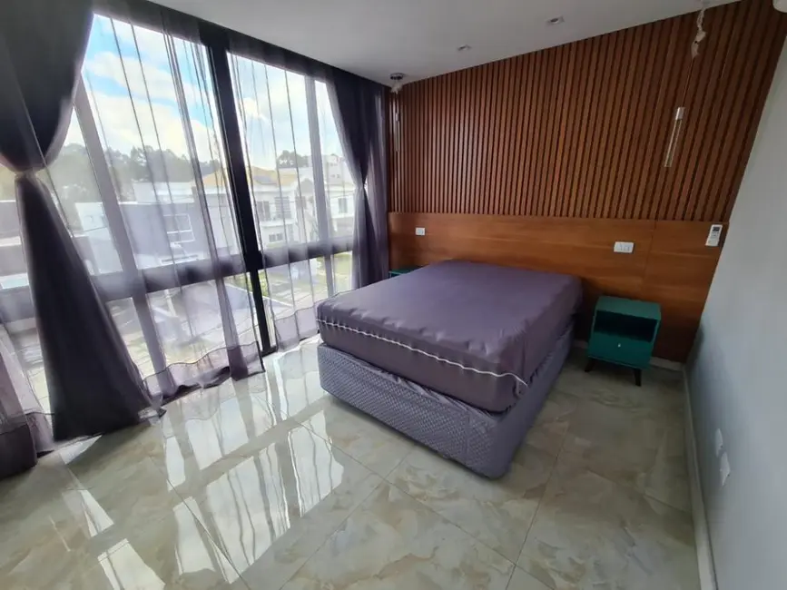 Casa com 3 quartos para alugar, 293m2 em Jardim Rincão, Aruja - SP - imagem 9 Foto 9 de Casa com 3 quartos para alugar, 293m2 em Jardim Rincão, Aruja - SP