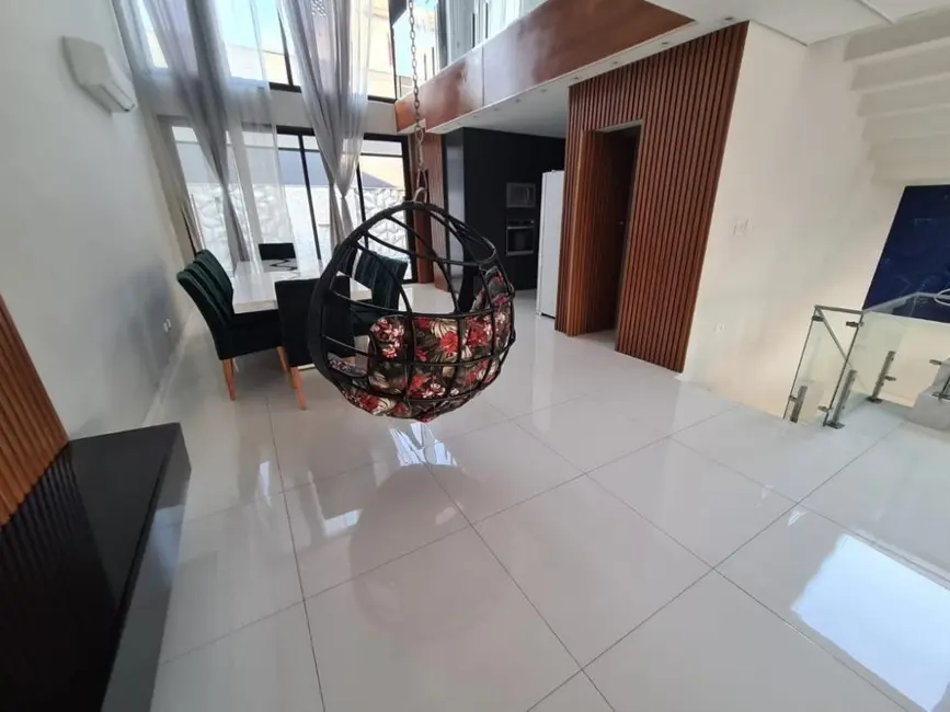 Casa com 3 quartos para alugar, 293m2 em Jardim Rincão, Aruja - SP - imagem 6 Foto 6 de Casa com 3 quartos para alugar, 293m2 em Jardim Rincão, Aruja - SP