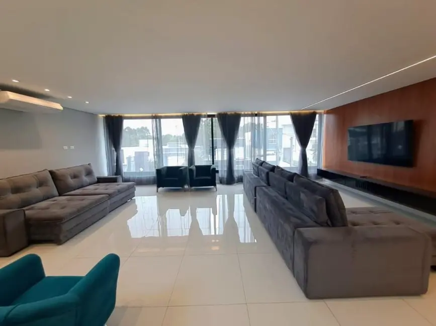 Casa com 3 quartos para alugar, 293m2 em Jardim Rincão, Aruja - SP - imagem 4 Foto 4 de Casa com 3 quartos para alugar, 293m2 em Jardim Rincão, Aruja - SP