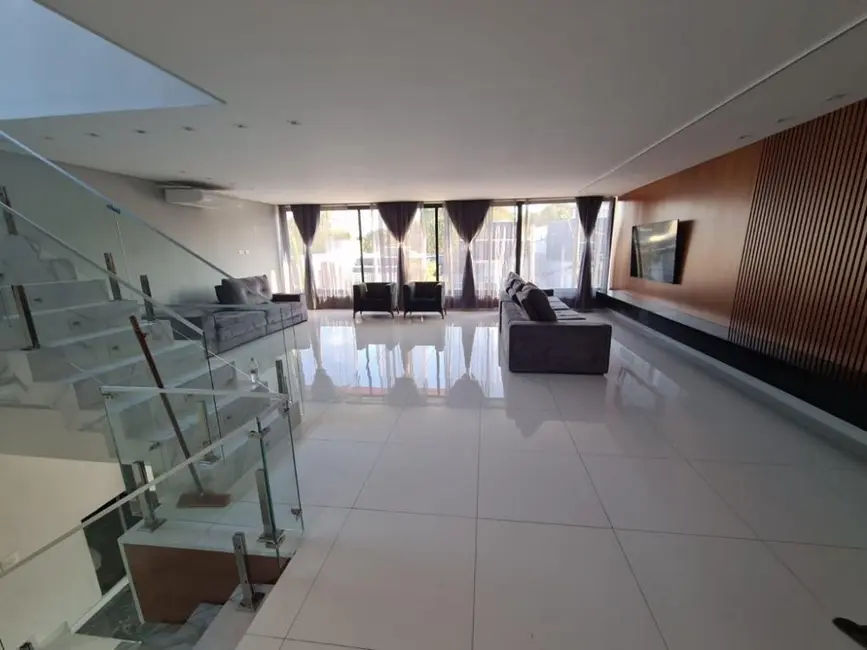 Casa com 3 quartos para alugar, 293m2 em Jardim Rincão, Aruja - SP - imagem 5 Foto 5 de Casa com 3 quartos para alugar, 293m2 em Jardim Rincão, Aruja - SP