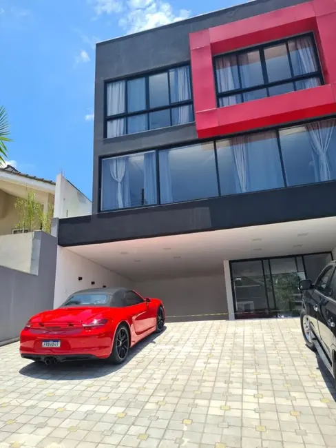 Casa com 3 quartos para alugar, 293m2 em Jardim Rincão, Aruja - SP - imagem 3 Foto 3 de Casa com 3 quartos para alugar, 293m2 em Jardim Rincão, Aruja - SP