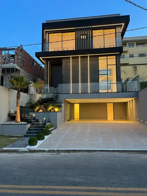 Foto 1 de Casa com 4 quartos à venda, 300m2 em Jardim Fazenda Rincão, Aruja - SP