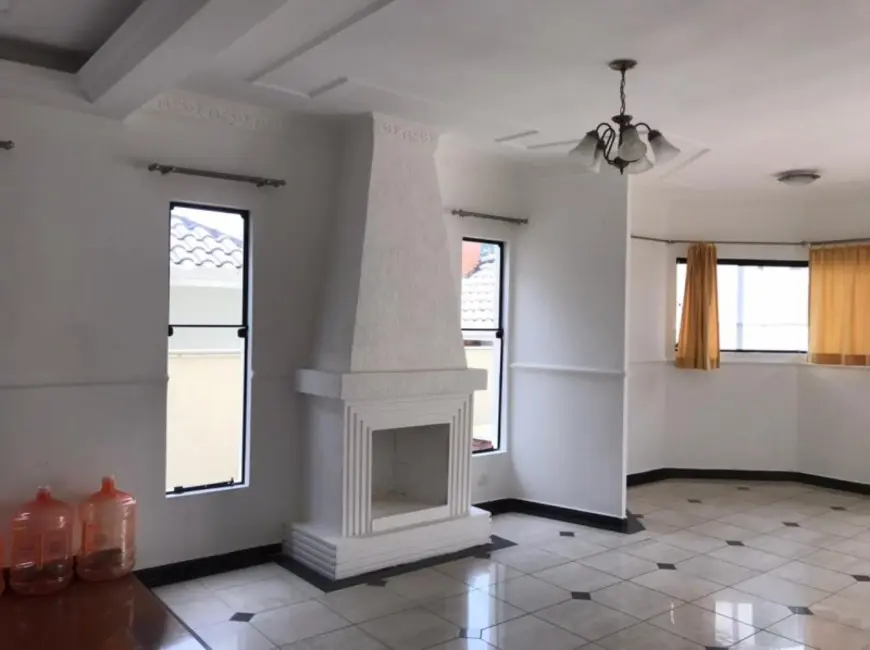 Foto 2 de Casa com 4 quartos para alugar, 280m2 em Jardim Fazenda Rincão, Aruja - SP