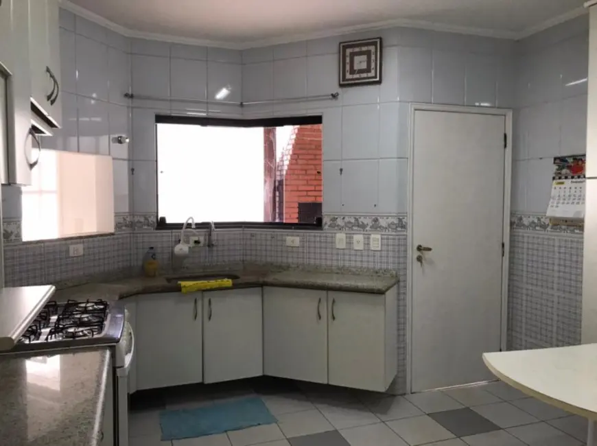 Foto 7 de Casa com 4 quartos para alugar, 280m2 em Jardim Fazenda Rincão, Aruja - SP