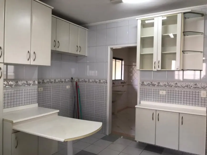 Foto 5 de Casa com 4 quartos para alugar, 280m2 em Jardim Fazenda Rincão, Aruja - SP