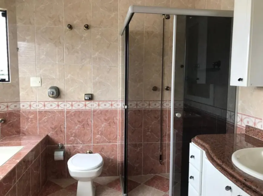 Foto 9 de Casa com 4 quartos para alugar, 280m2 em Jardim Fazenda Rincão, Aruja - SP