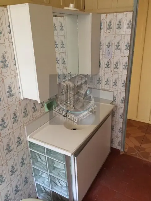 Casa com 3 quartos à venda, 280m2 em Vila Larsen 1, Londrina - PR - imagem 9 Foto 9 de Casa com 3 quartos à venda, 280m2 em Vila Larsen 1, Londrina - PR