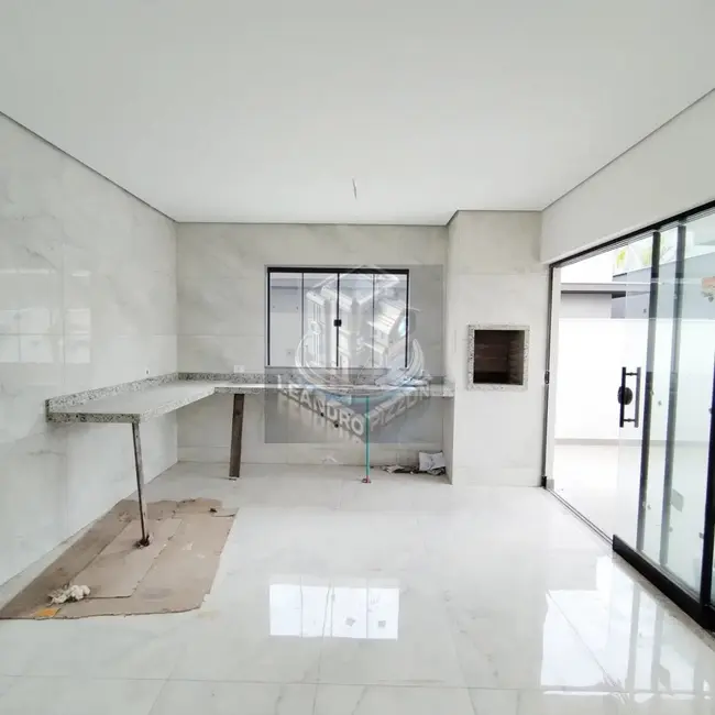 Casa com 4 quartos à venda, 317m2 em Conjunto Habitacional Alexandre Urbanas, Londrina - PR - imagem 9 Foto 9 de Casa com 4 quartos à venda, 317m2 em Conjunto Habitacional Alexandre Urbanas, Londrina - PR