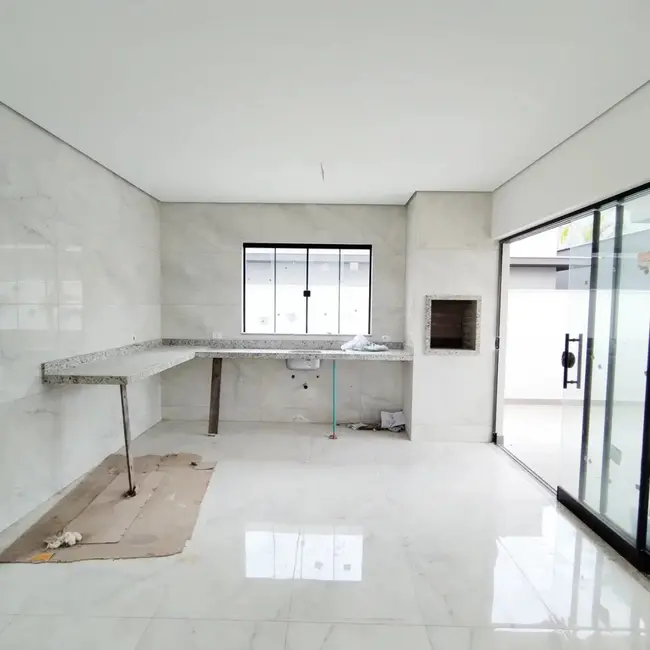 Foto 9 de Casa com 4 quartos à venda, 317m2 em Conjunto Habitacional Alexandre Urbanas, Londrina - PR