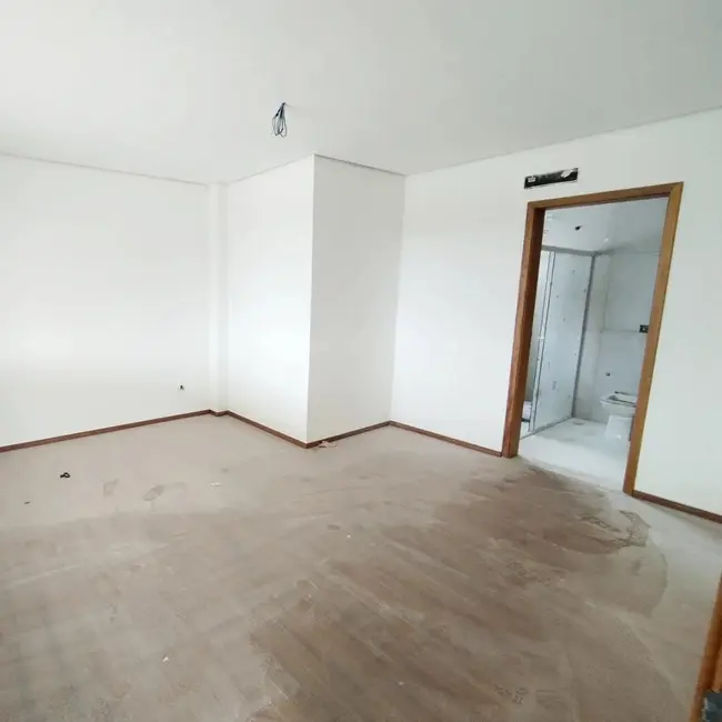 Foto 6 de Casa com 4 quartos à venda, 317m2 em Conjunto Habitacional Alexandre Urbanas, Londrina - PR