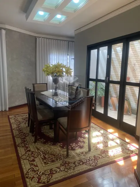 Casa com 3 quartos à venda, 164m2 em Ideal, Londrina - PR - imagem 4 Foto 4 de Casa com 3 quartos à venda, 164m2 em Ideal, Londrina - PR