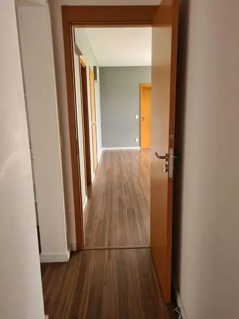 Apartamento com 3 quartos para alugar, 193m2 em Jardim Limoeiro, Aruja - SP - imagem 9 Foto 9 de Apartamento com 3 quartos para alugar, 193m2 em Jardim Limoeiro, Aruja - SP