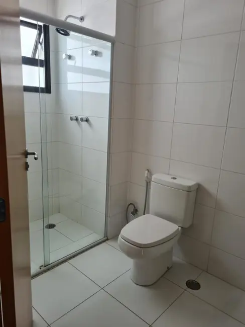 Apartamento com 3 quartos para alugar, 193m2 em Jardim Limoeiro, Aruja - SP - imagem 8 Foto 8 de Apartamento com 3 quartos para alugar, 193m2 em Jardim Limoeiro, Aruja - SP