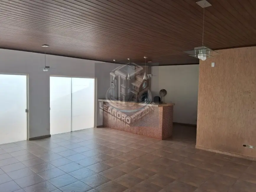 Foto 2 de Loja para alugar, 120m2 em Jardim das Cerejeiras, Aruja - SP