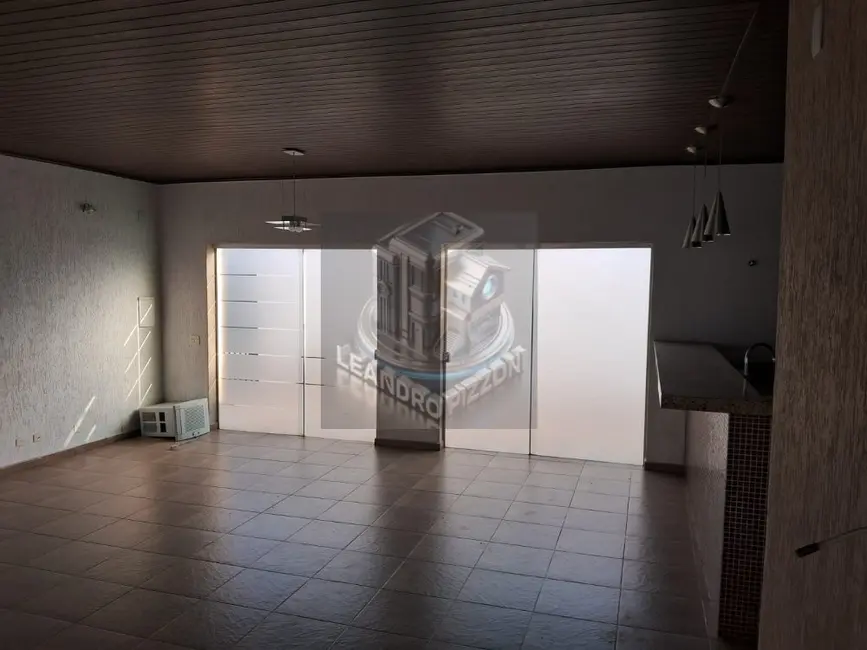 Foto 1 de Loja para alugar, 120m2 em Jardim das Cerejeiras, Aruja - SP
