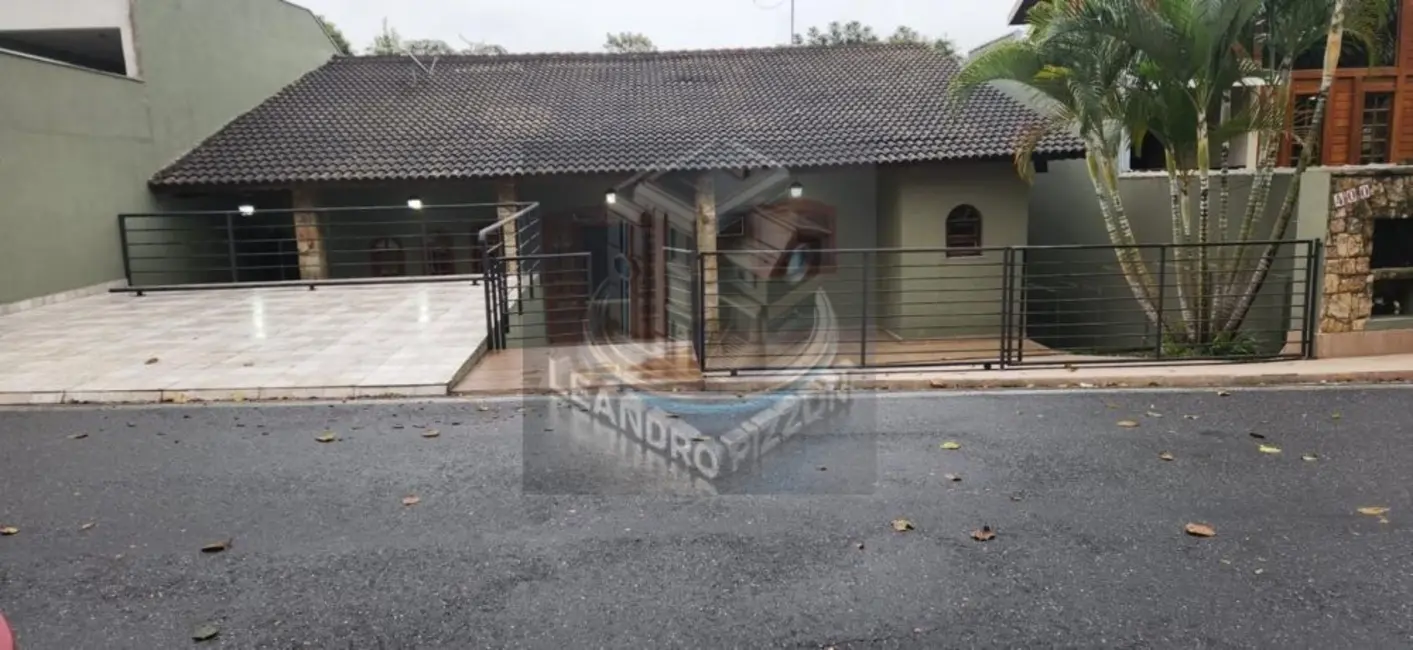 Foto 1 de Casa de Condomínio com 4 quartos à venda, 340m2 em Arujá Country Club, Itaquaquecetuba - SP