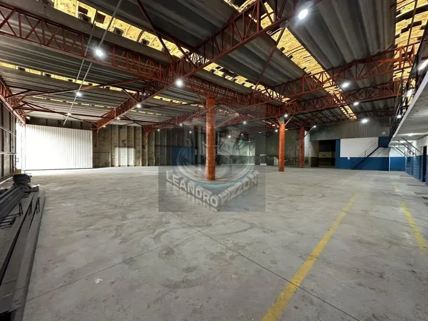 Foto 2 de Armazém / Galpão para alugar, 2750m2 em Vila Carmosina, São Paulo - SP