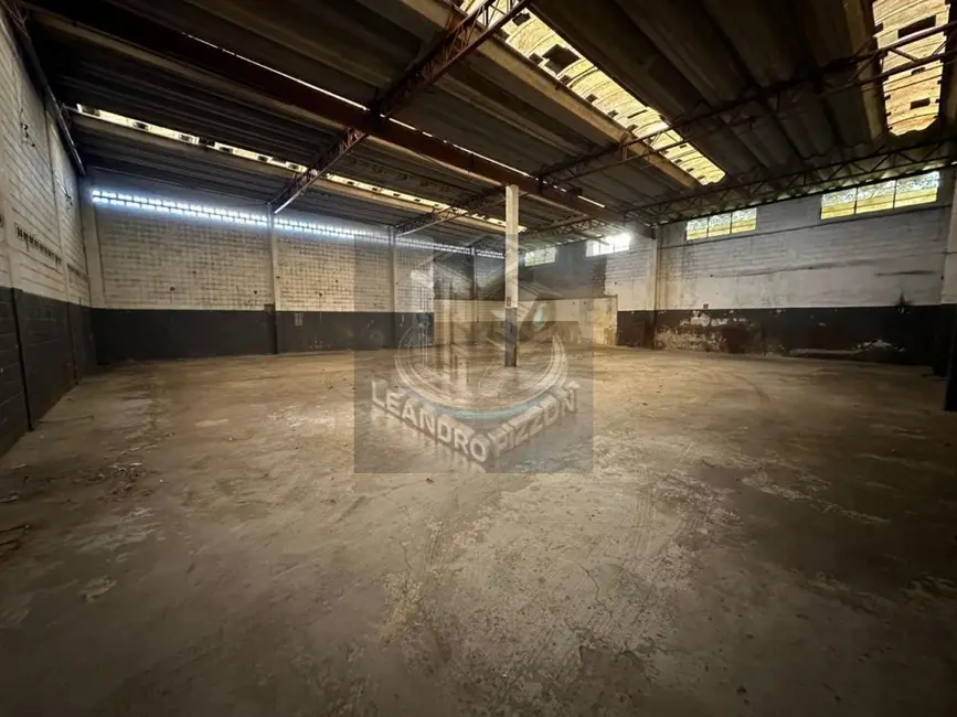 Armazém / Galpão para alugar, 2750m2 em Vila Carmosina, São Paulo - SP - imagem 8 Foto 8 de Armazém / Galpão para alugar, 2750m2 em Vila Carmosina, São Paulo - SP