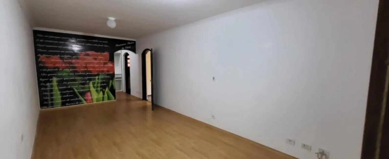 Casa de Condomínio com 4 quartos para alugar, 700m2 em Jardim das Cerejeiras, Aruja - SP - imagem 8 Foto 8 de Casa de Condomínio com 4 quartos para alugar, 700m2 em Jardim das Cerejeiras, Aruja - SP