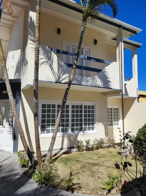 Foto 2 de Sobrado com 3 quartos à venda, 250m2 em Jardim das Cerejeiras, Aruja - SP