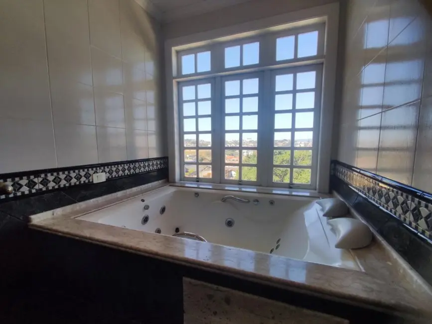 Foto 8 de Sobrado com 3 quartos à venda, 250m2 em Jardim das Cerejeiras, Aruja - SP