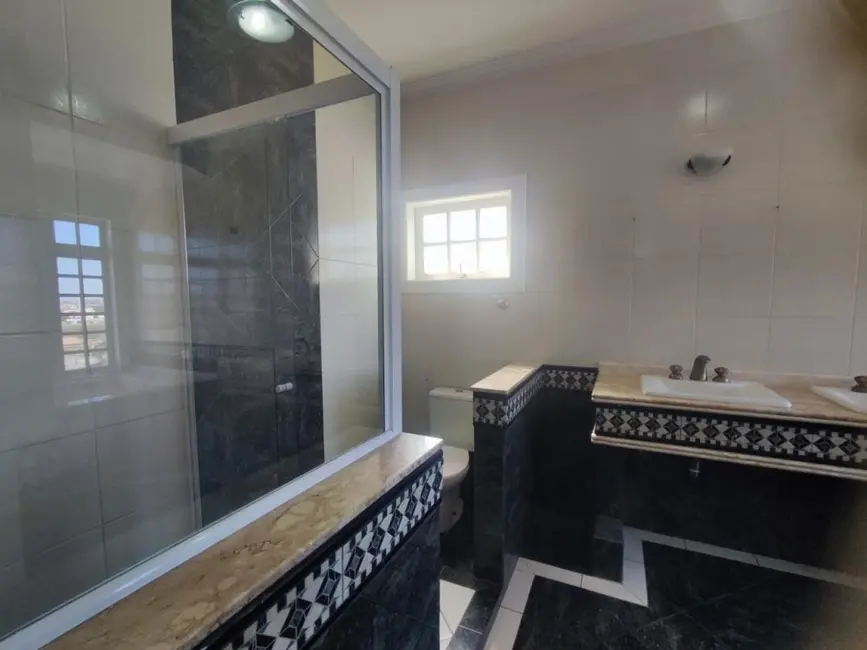 Foto 4 de Sobrado com 3 quartos à venda, 250m2 em Jardim das Cerejeiras, Aruja - SP