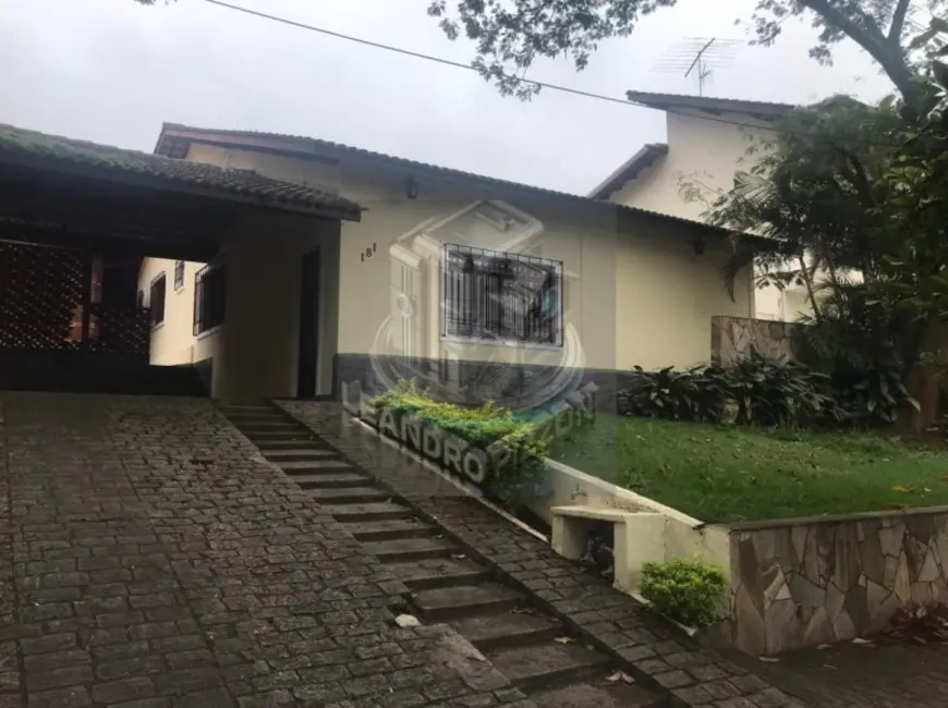Foto 1 de Casa de Condomínio com 3 quartos à venda, 230m2 em Arujá Country Club, Itaquaquecetuba - SP