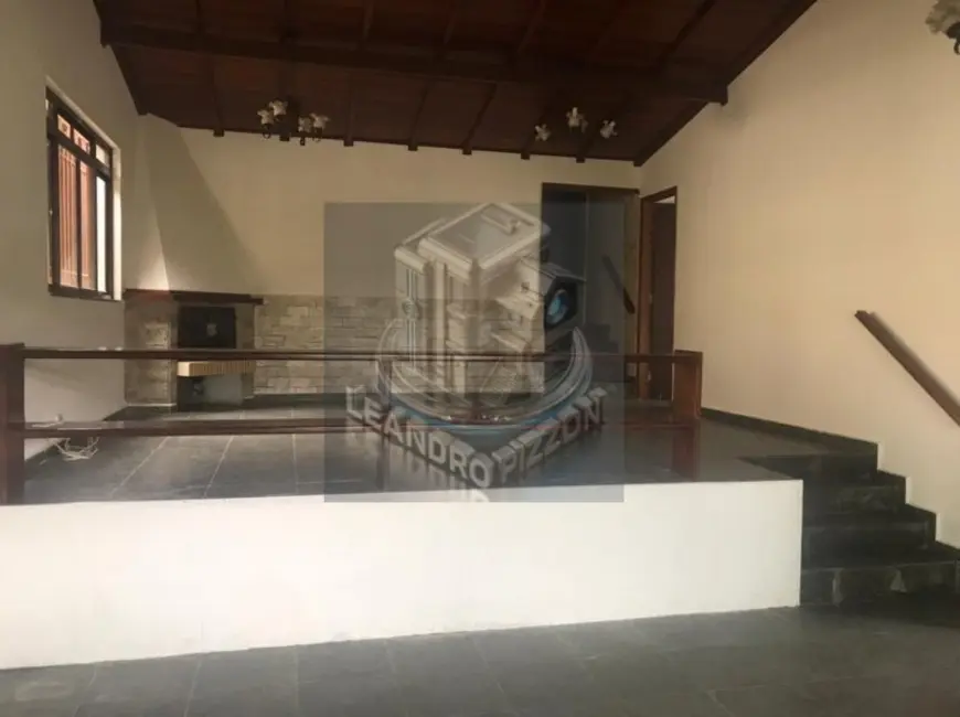 Foto 2 de Casa de Condomínio com 3 quartos à venda, 230m2 em Arujá Country Club, Itaquaquecetuba - SP