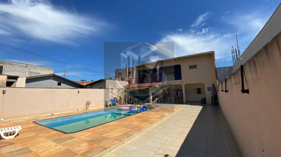 Foto 1 de Sobrado com 3 quartos à venda, 190m2 em Conjunto Café, Londrina - PR