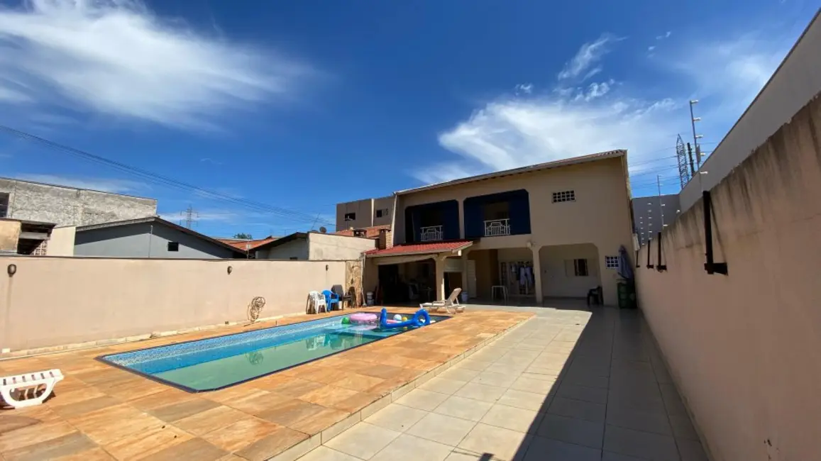 Foto 1 de Sobrado com 3 quartos à venda, 190m2 em Conjunto Café, Londrina - PR