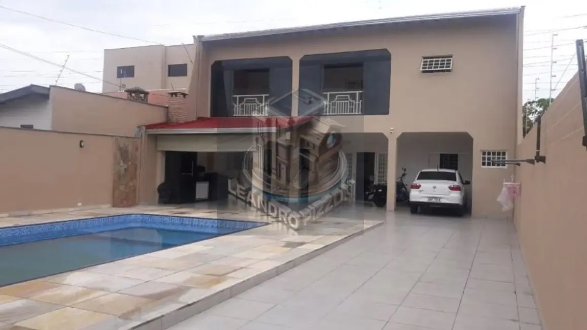 Sobrado com 3 quartos à venda, 190m2 em Conjunto Café, Londrina - PR - imagem 3 Foto 3 de Sobrado com 3 quartos à venda, 190m2 em Conjunto Café, Londrina - PR